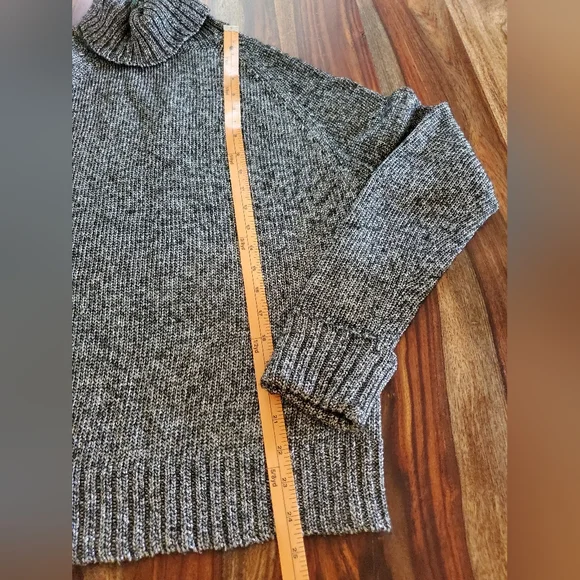 Coretta Shine Turtleneck Sweater by Anthropologie Size M - Picture 6 of 7